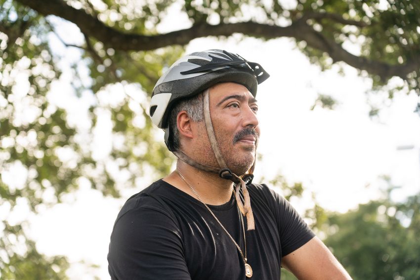 
Juan Flores’ only daughter was born with a rare cancerous tumor, an event that helped motivate him to become a community organizer. Now, as a program manager with Air Alliance Houston, Flores works with residents to teach them about air pollution. 

La única hija de Juan Flores nació con un tumor canceroso poco común, algo que lo motivó a convertirse en un organizador comunitario. Ahora, como gestor de programas de Air Alliance Houston, Flores trabaja con los habitantes para enseñarles sobre contaminación del aire.


Community leader and a organize of the bike ride event to raise awareness about air pollution Juan Flores poses on Saturday October 28, 2023 in Galena Park, TX
