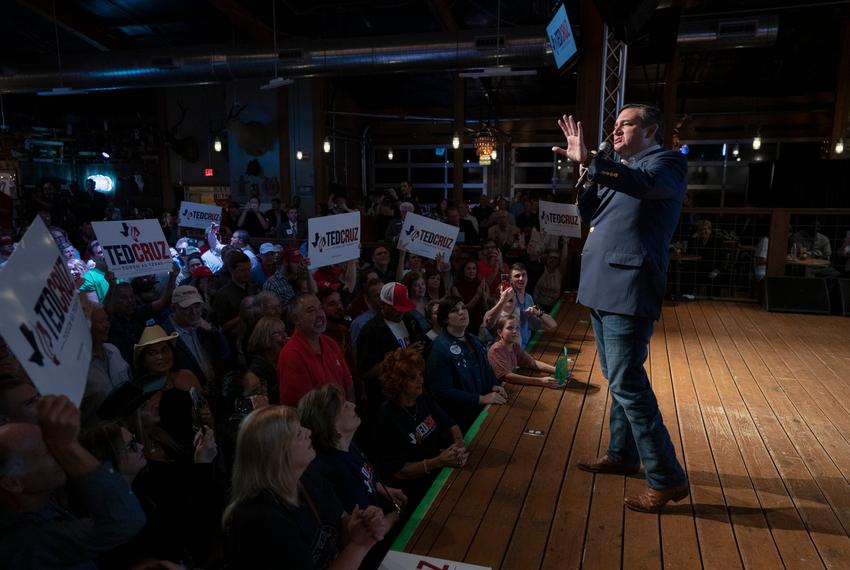 U.S. Sen. Ted Cruz, R-Texas, gives closing arguments to a crowd at the Redneck Country Club in Stafford on Nov. 5, 2018.